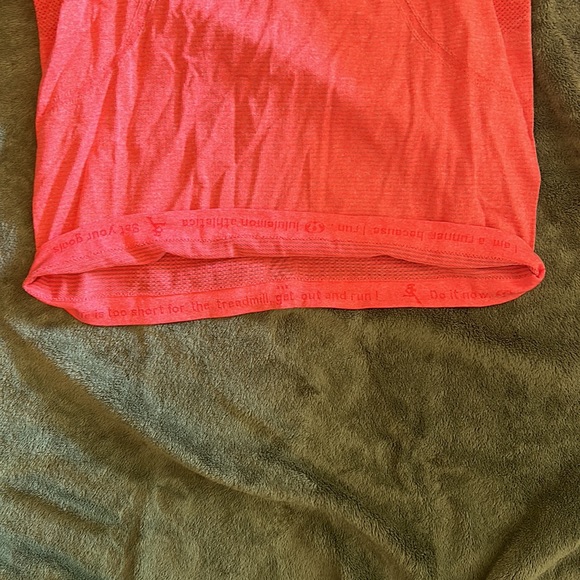 Lululemon turtle neck swiftly - Picture 3 of 5